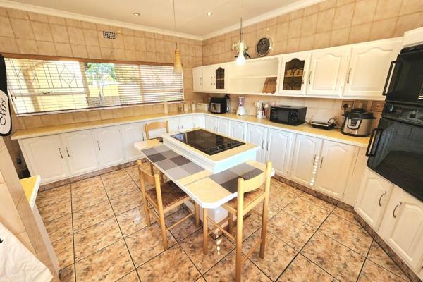 4 Bedroom Property for Sale in Glenvista Gauteng