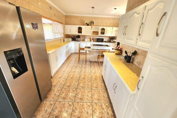 4 Bedroom Property for Sale in Glenvista Gauteng