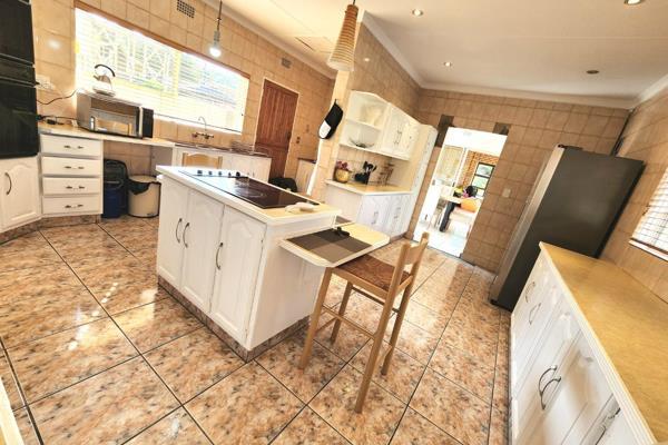 4 Bedroom Property for Sale in Glenvista Gauteng