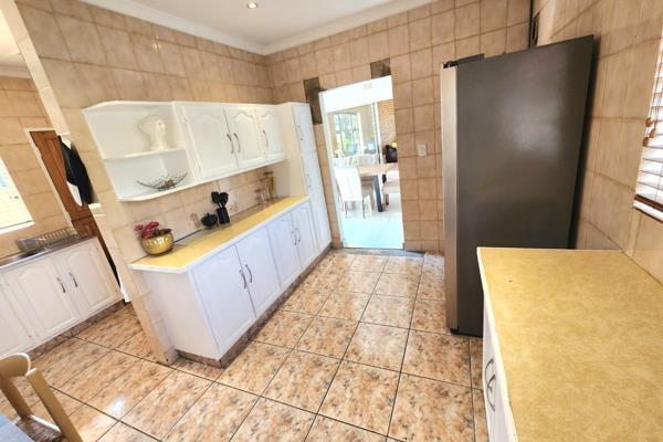 4 Bedroom Property for Sale in Glenvista Gauteng