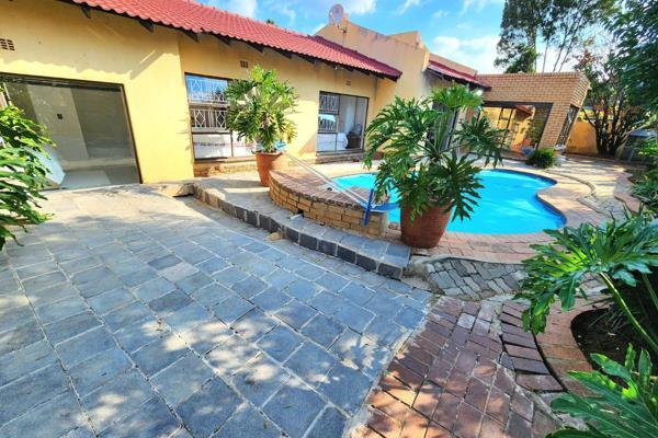 4 Bedroom Property for Sale in Glenvista Gauteng