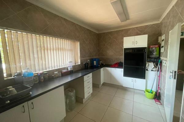4 Bedroom Property for Sale in Glenvista Gauteng
