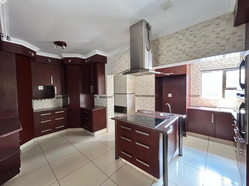 5 Bedroom Property for Sale in Helderwyk Gauteng