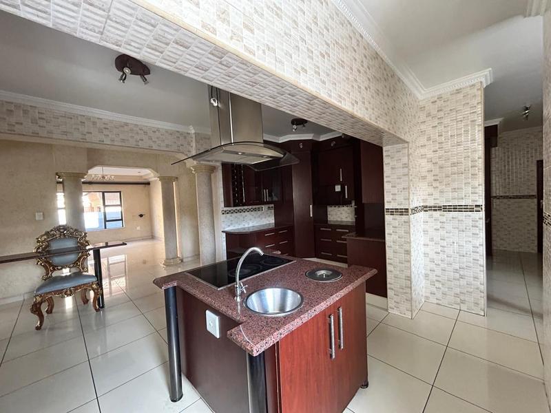 5 Bedroom Property for Sale in Helderwyk Gauteng