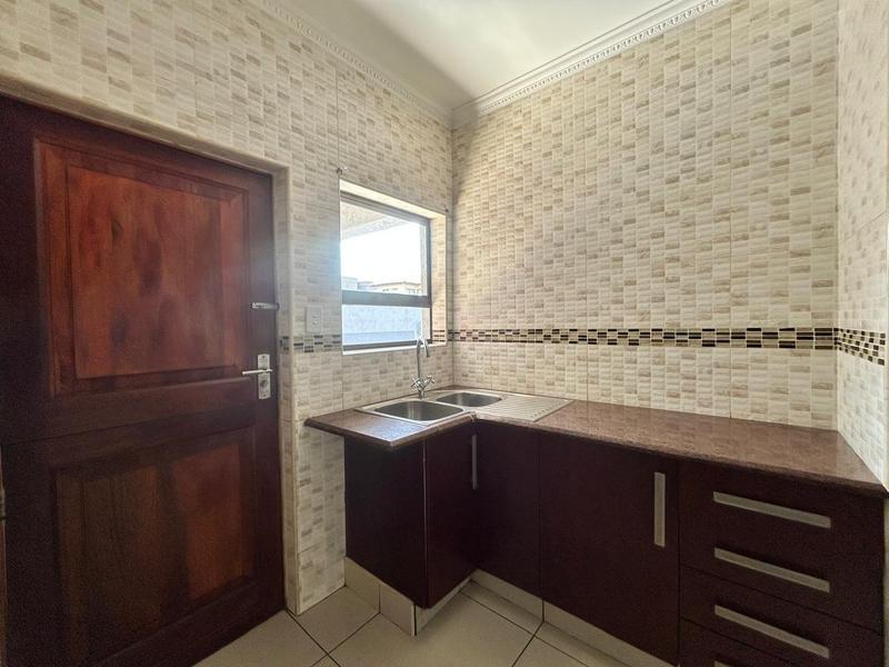 5 Bedroom Property for Sale in Helderwyk Gauteng