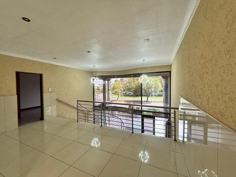 5 Bedroom Property for Sale in Helderwyk Gauteng