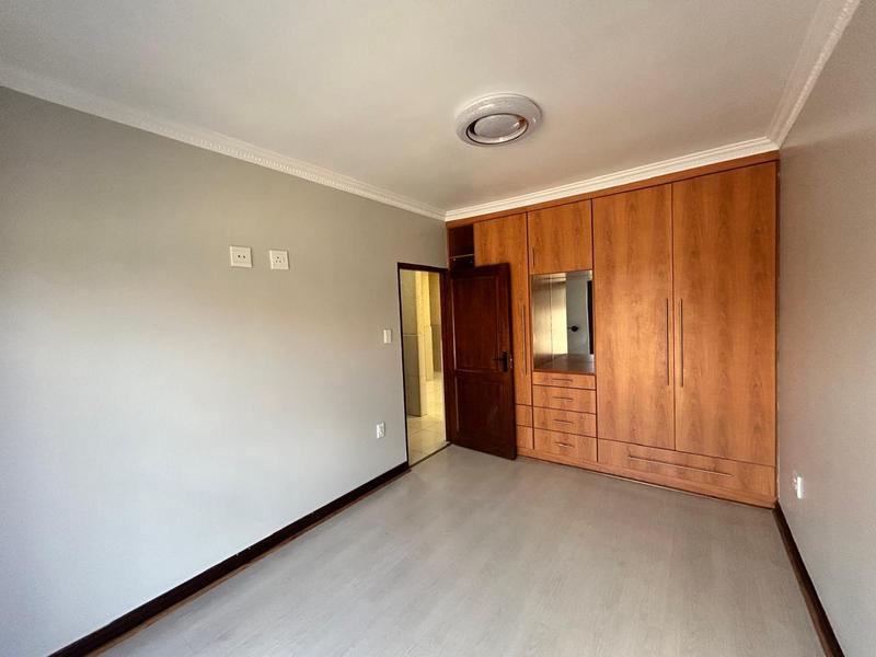 5 Bedroom Property for Sale in Helderwyk Gauteng
