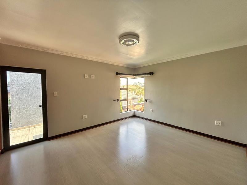 5 Bedroom Property for Sale in Helderwyk Gauteng