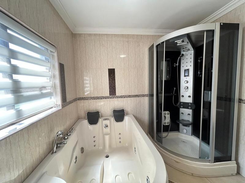 5 Bedroom Property for Sale in Helderwyk Gauteng