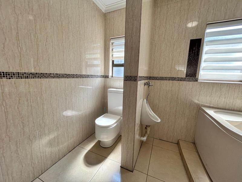 5 Bedroom Property for Sale in Helderwyk Gauteng