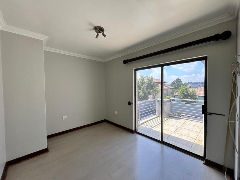 5 Bedroom Property for Sale in Helderwyk Gauteng