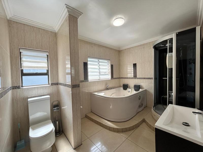 5 Bedroom Property for Sale in Helderwyk Gauteng