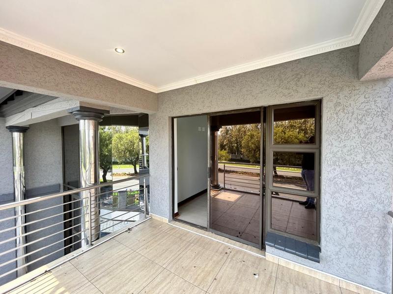 5 Bedroom Property for Sale in Helderwyk Gauteng