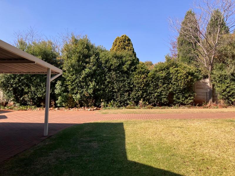 To Let 4 Bedroom Property for Rent in Ontdekkerspark Gauteng