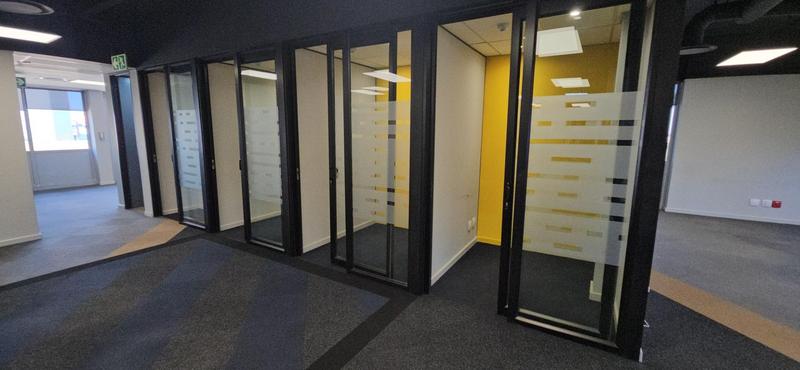 To Let Commercial Property for Rent in Randjespark Gauteng