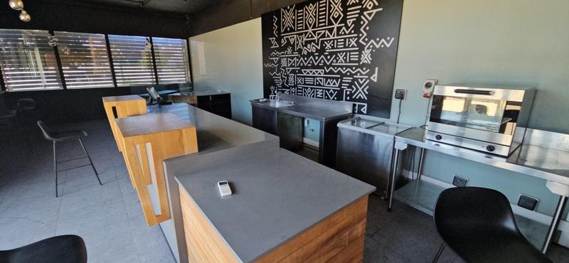 To Let Commercial Property for Rent in Randjespark Gauteng