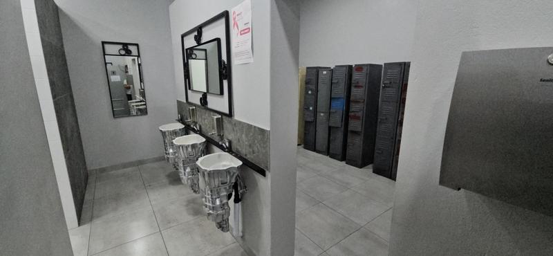 To Let Commercial Property for Rent in Randjespark Gauteng