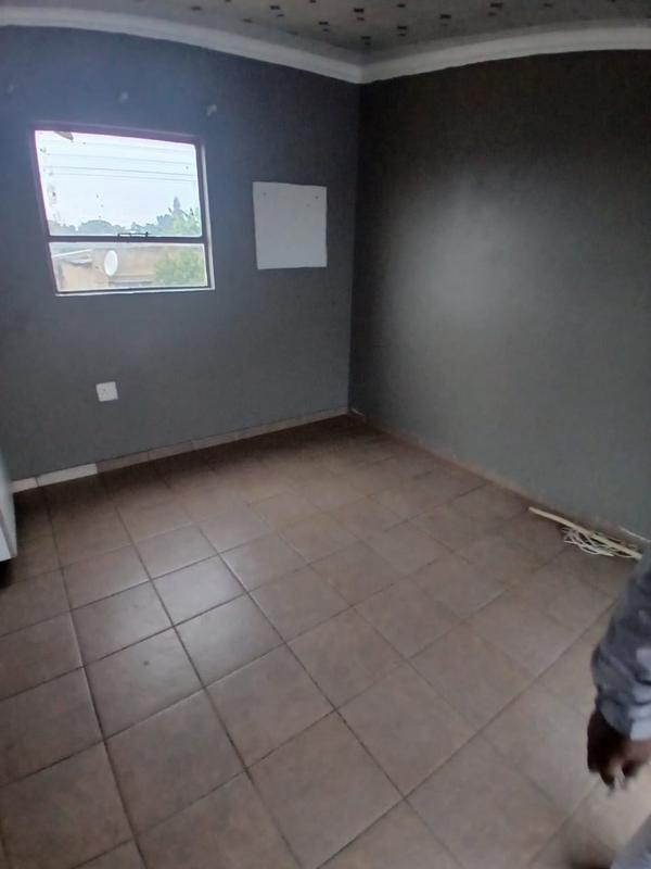 8 Bedroom Property for Sale in Olievenhoutbosch Gauteng