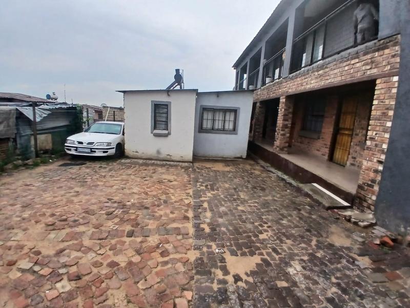 8 Bedroom Property for Sale in Olievenhoutbosch Gauteng