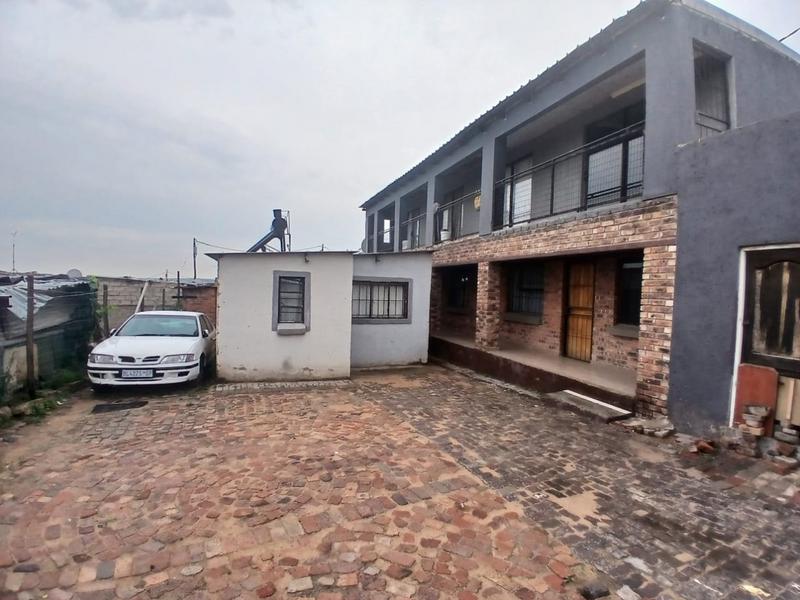 8 Bedroom Property for Sale in Olievenhoutbosch Gauteng