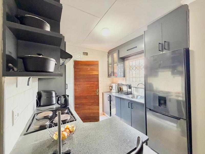 2 Bedroom Property for Sale in Clayville Gauteng