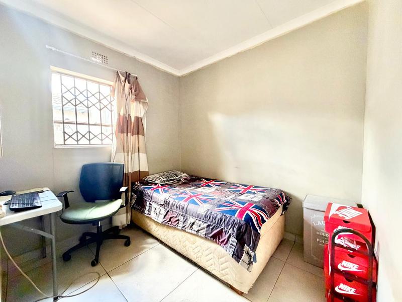 2 Bedroom Property for Sale in Clayville Gauteng