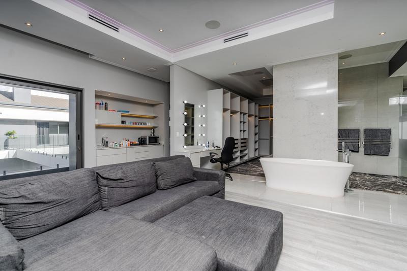 5 Bedroom Property for Sale in Midstream Ridge Gauteng