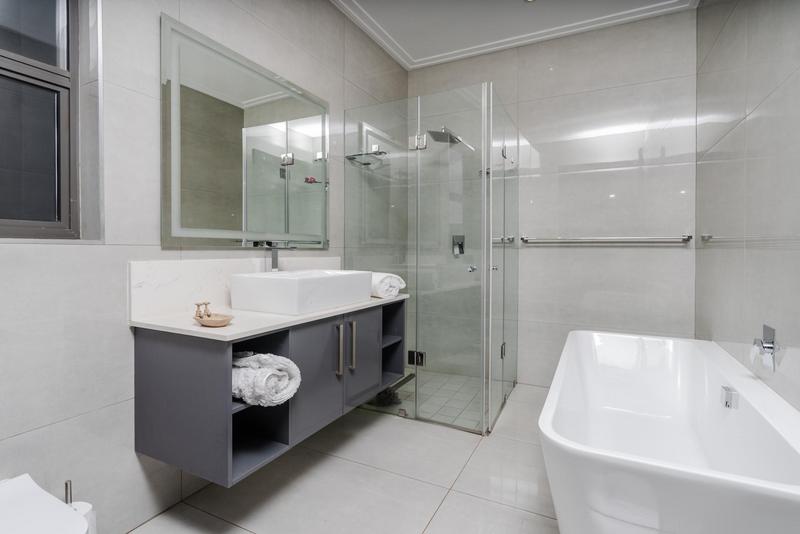 5 Bedroom Property for Sale in Midstream Ridge Gauteng