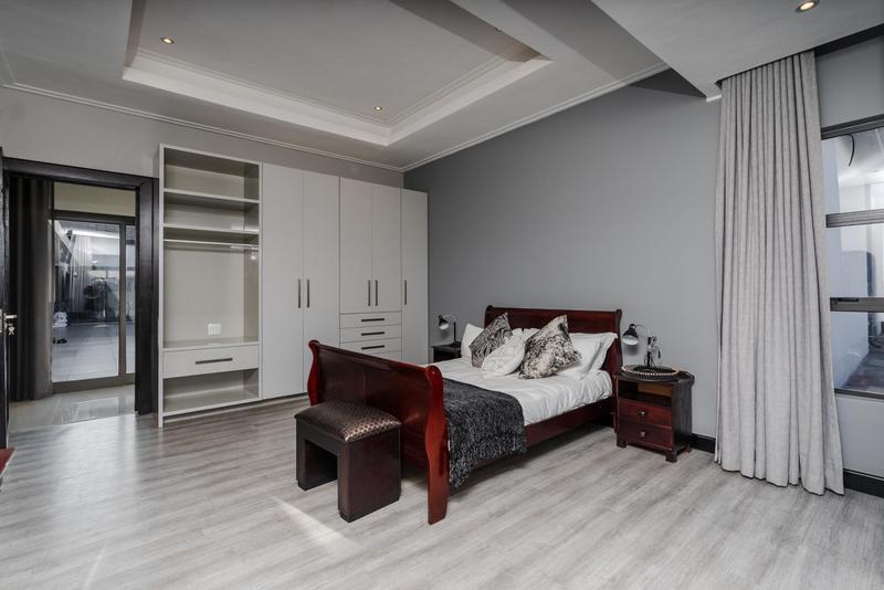 5 Bedroom Property for Sale in Midstream Ridge Gauteng