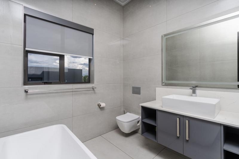 5 Bedroom Property for Sale in Midstream Ridge Gauteng