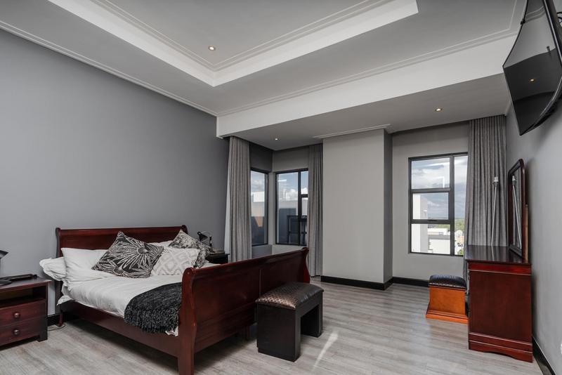 5 Bedroom Property for Sale in Midstream Ridge Gauteng