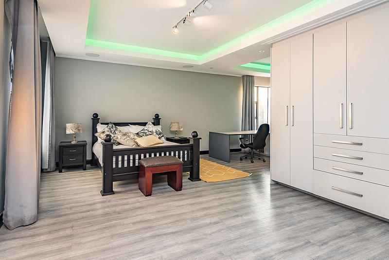 5 Bedroom Property for Sale in Midstream Ridge Gauteng