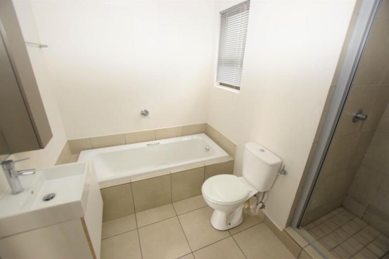 To Let 1 Bedroom Property for Rent in Broadacres Gauteng