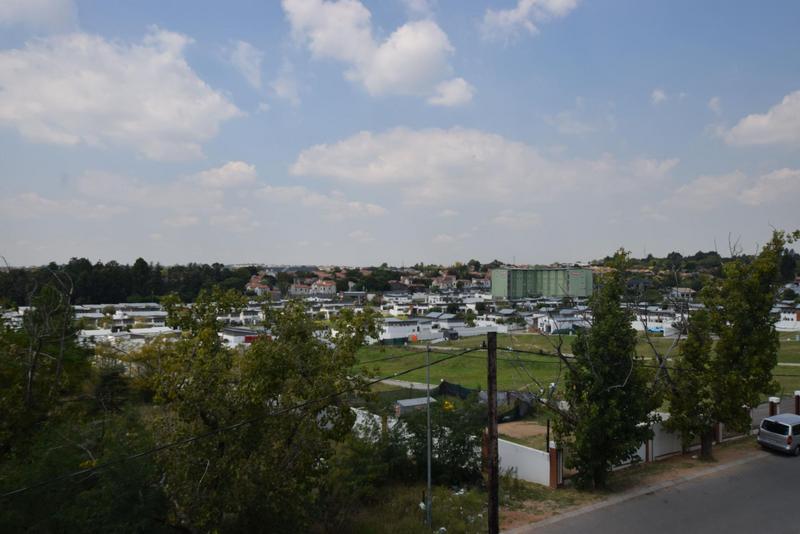 To Let 1 Bedroom Property for Rent in Broadacres Gauteng