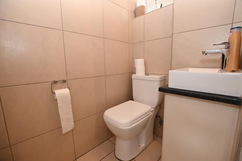 1 Bedroom Property for Sale in Morningside Gauteng