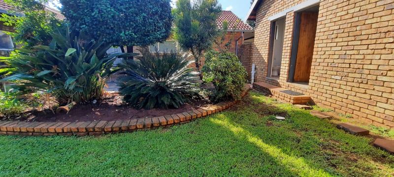 To Let 3 Bedroom Property for Rent in Wierda Park Gauteng