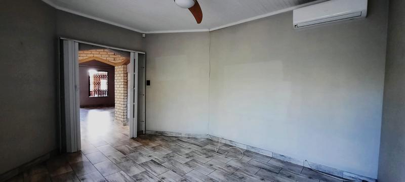 To Let 3 Bedroom Property for Rent in Wierda Park Gauteng