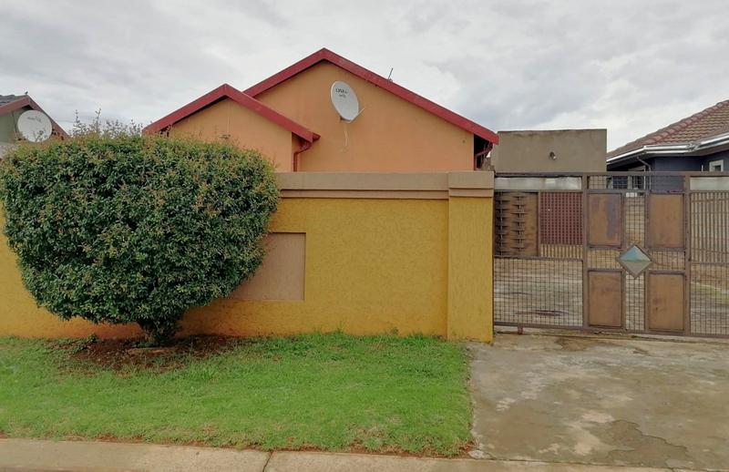 2 Bedroom Property for Sale in Bram Fischerville Gauteng