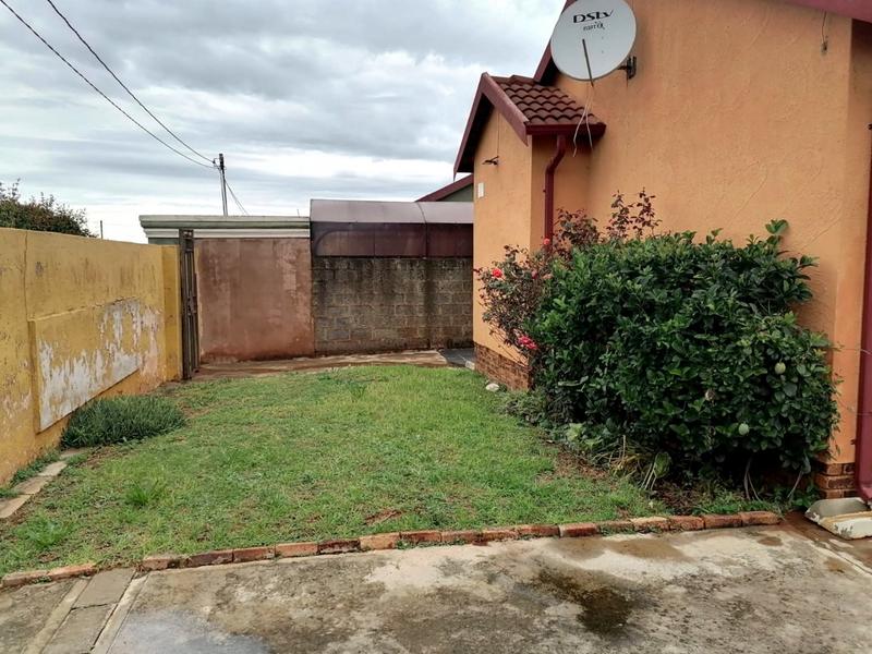 2 Bedroom Property for Sale in Bram Fischerville Gauteng