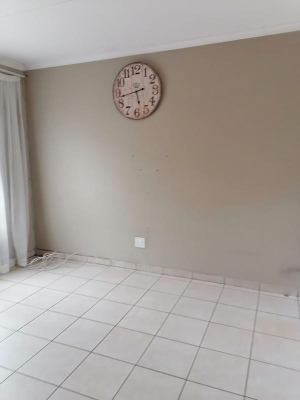 2 Bedroom Property for Sale in Bram Fischerville Gauteng