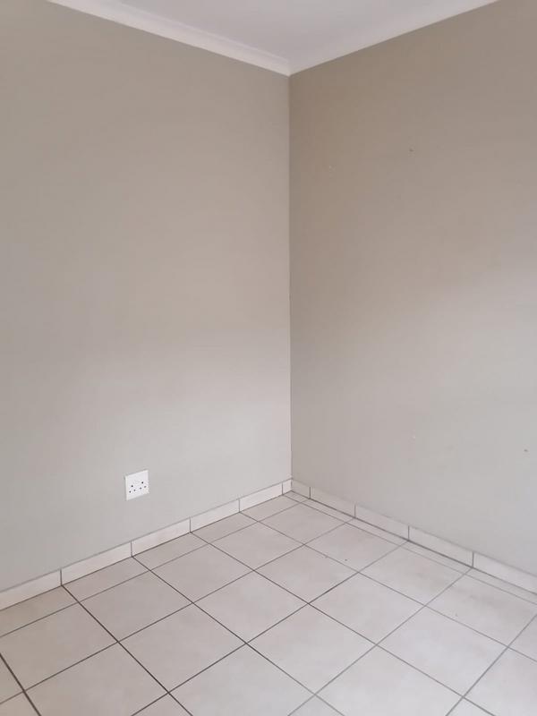 2 Bedroom Property for Sale in Bram Fischerville Gauteng