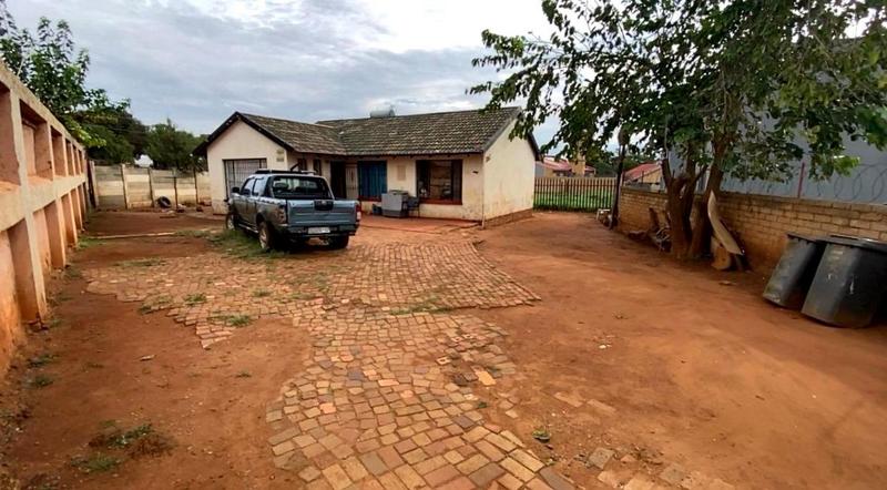 3 Bedroom Property for Sale in Lenasia South Gauteng