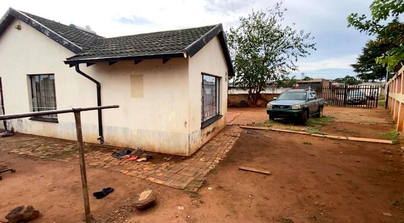 3 Bedroom Property for Sale in Lenasia South Gauteng