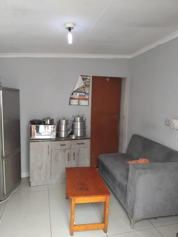 2 Bedroom Property for Sale in Mohlakeng Gauteng