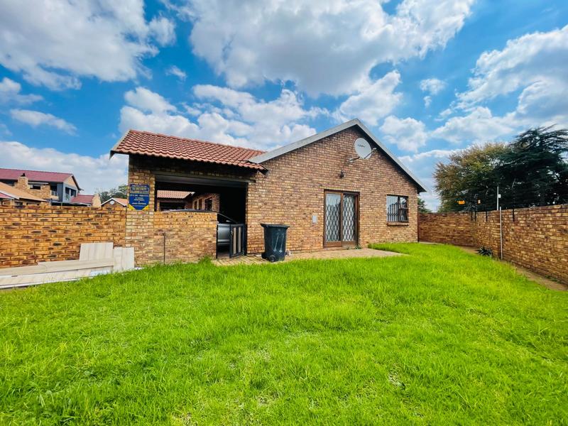 2 Bedroom Property for Sale in Dunnottar Gauteng