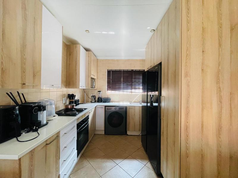 2 Bedroom Property for Sale in Dunnottar Gauteng