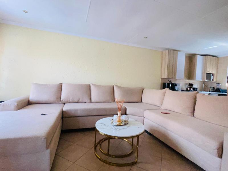 2 Bedroom Property for Sale in Dunnottar Gauteng