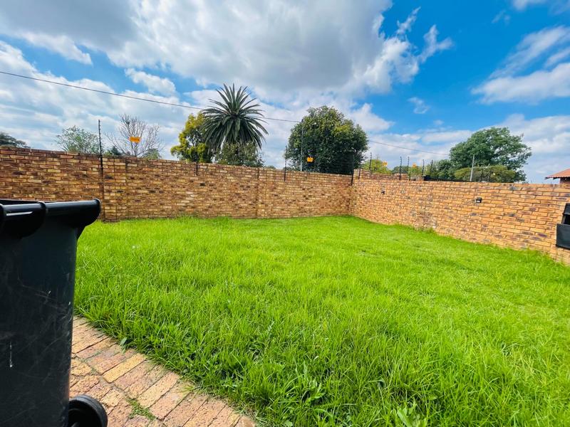2 Bedroom Property for Sale in Dunnottar Gauteng