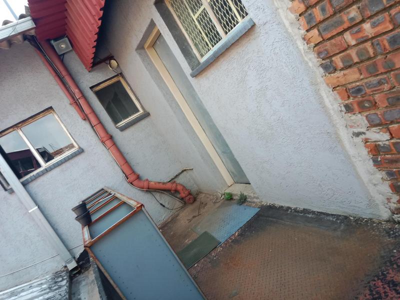 11 Bedroom Property for Sale in Geduld Gauteng