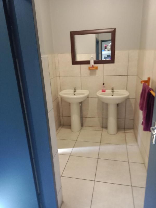 11 Bedroom Property for Sale in Geduld Gauteng